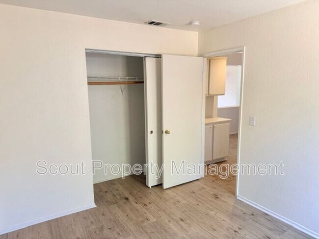 Building Photo - 45369 Tejon Ct