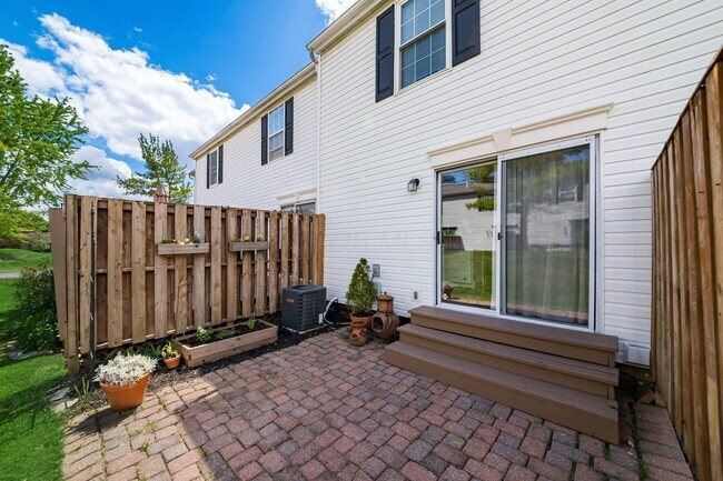 Building Photo - 5052 Stoneybrook Blvd