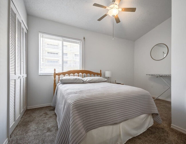 Building Photo - 603 Shorewood Dr