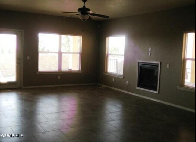 Building Photo - 545 Green Village Ct