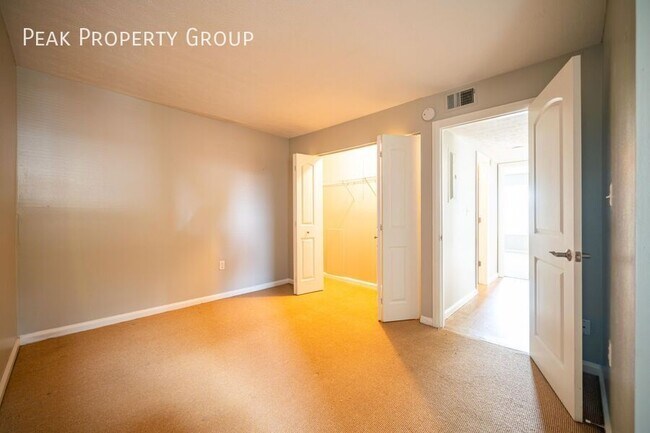 Building Photo - 965 Quay Ave