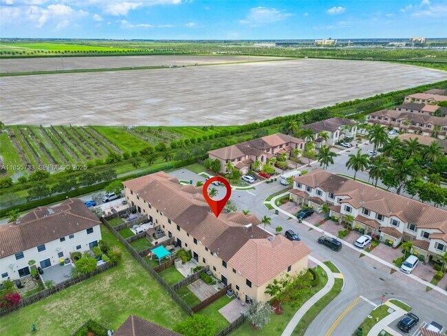 Building Photo - 3763 SE 2nd St