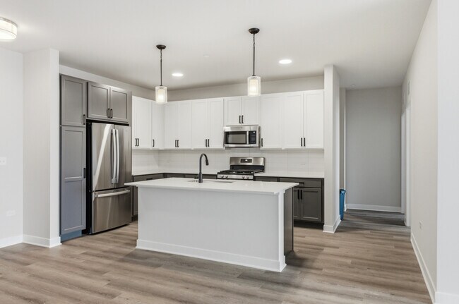 Building Photo - 250 McHenry Rd