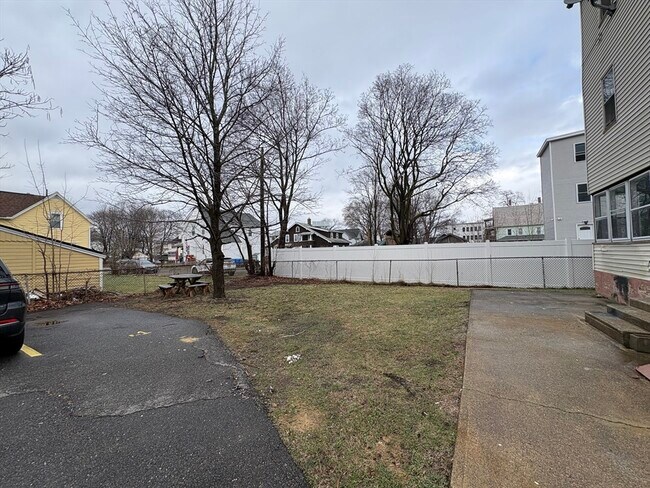 Building Photo - 131 5th St