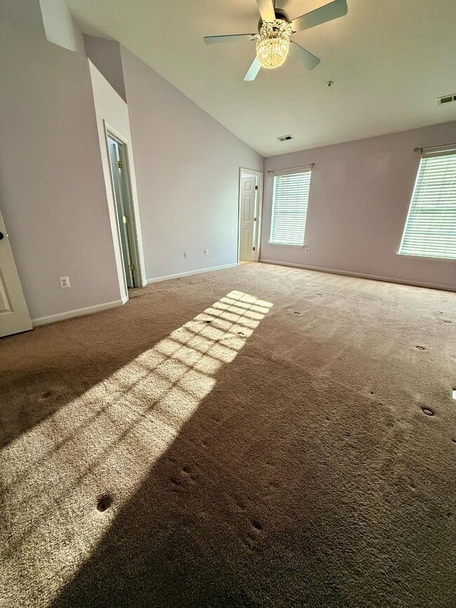 Building Photo - 838 Lowe Rd