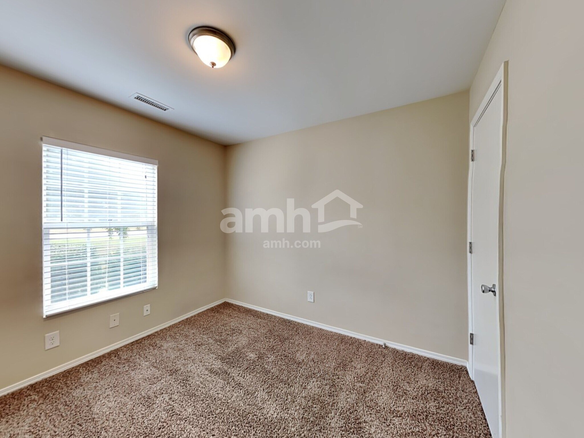 Building Photo - 252 Rowan Dr