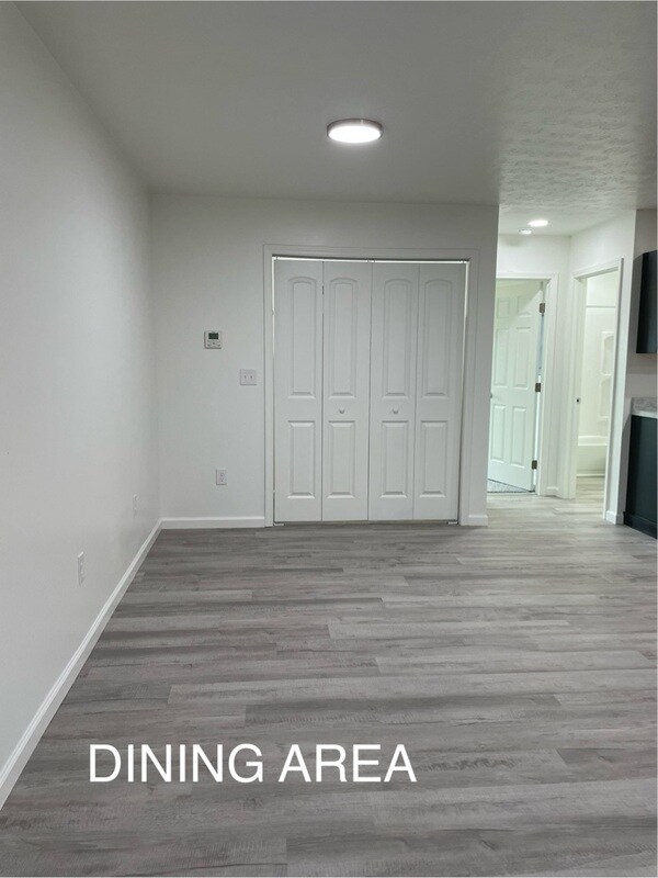 Building Photo - 2505 Delaware St