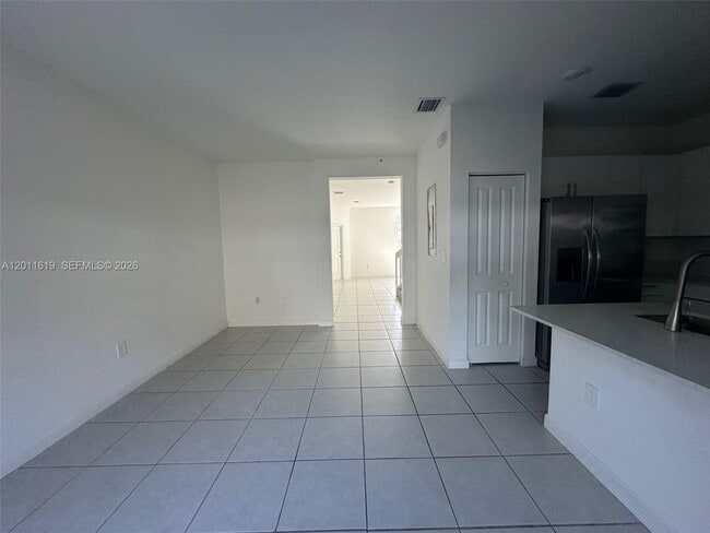 Building Photo - 1684 SE 26th Ter