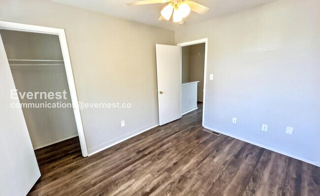 Building Photo - 1512 11th Ave N