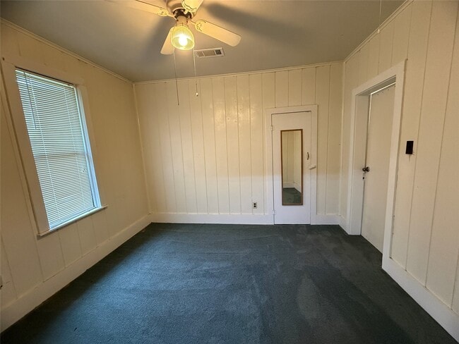 Building Photo - 1203 County Rd 254