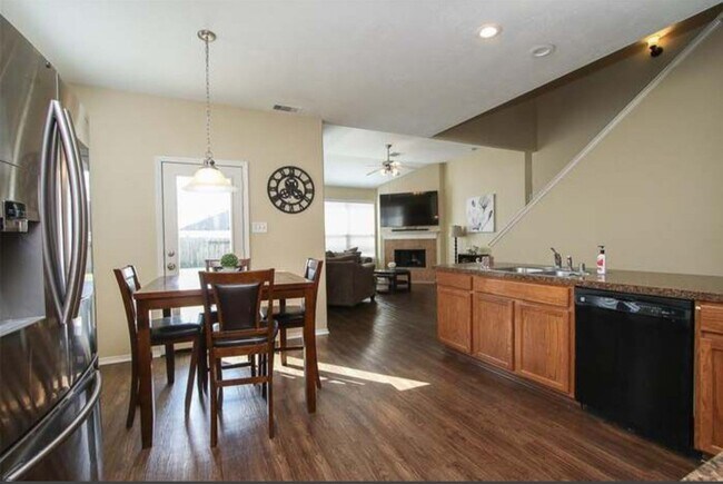 Building Photo - 1506 Lochstone Dr