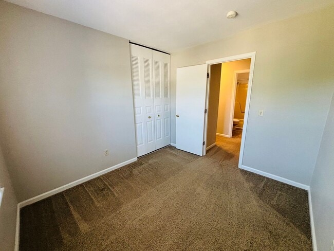 Building Photo - 2712 Wellesley Ct