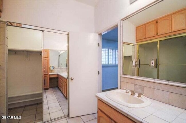 Building Photo - 8804 Cosmos Ave