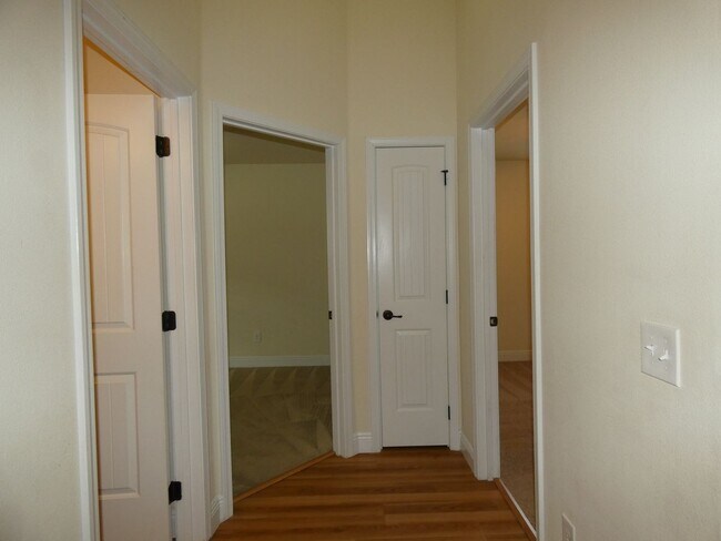 Building Photo - Charming 3-Bedroom Home
