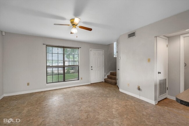 Building Photo - 236 Settlers Park Dr