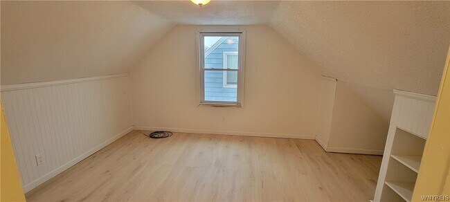 Building Photo - 3563 Sherwood Ave