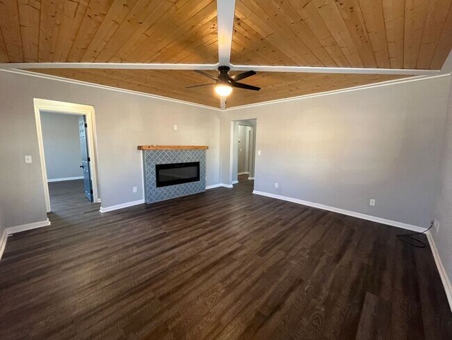 Building Photo - 5501 St Elmo Ave