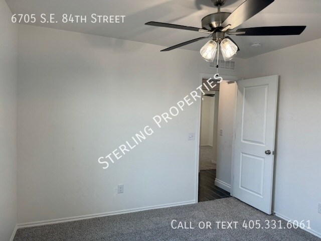 Building Photo - 6705 SE 84th St