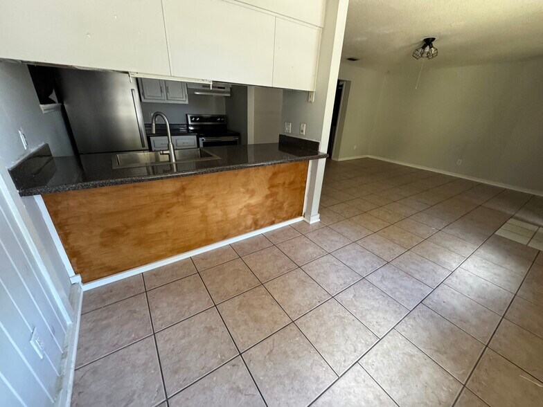 Building Photo - 1863 Nekoma Ct