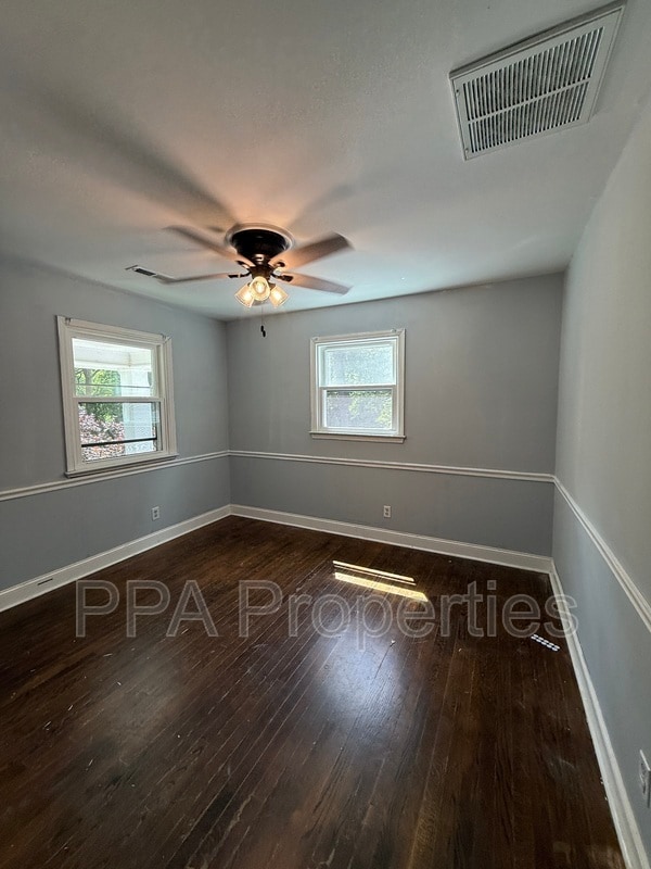 Building Photo - 2115 Churchill Dr