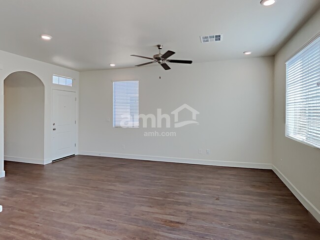Building Photo - 5746 Las Vegas Crk St