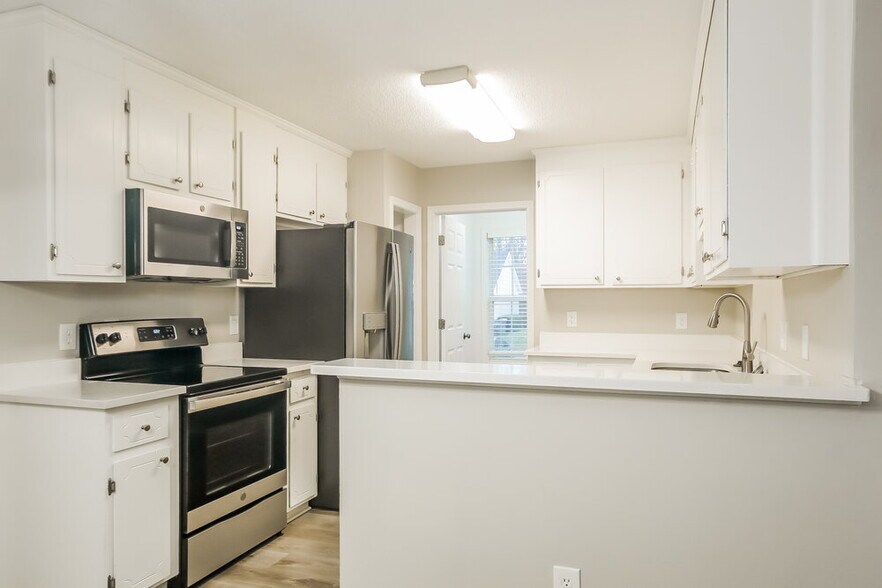 Building Photo - 820 Turning Point Ln