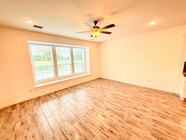 Building Photo - 4885 Ellie Ln