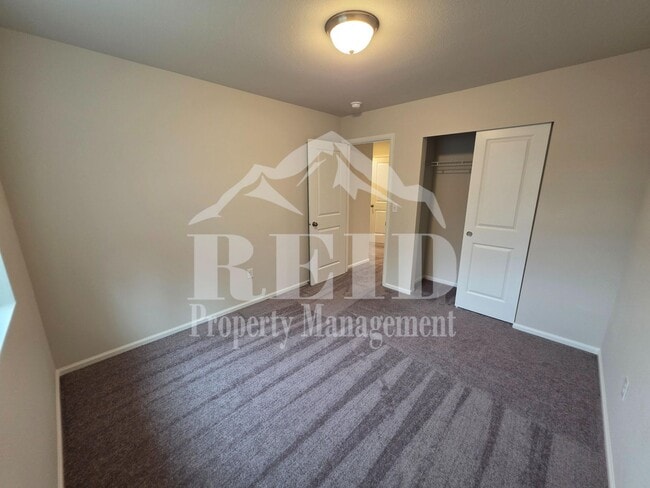 Building Photo - New 5-Bedroom home in the heart of Belfair
