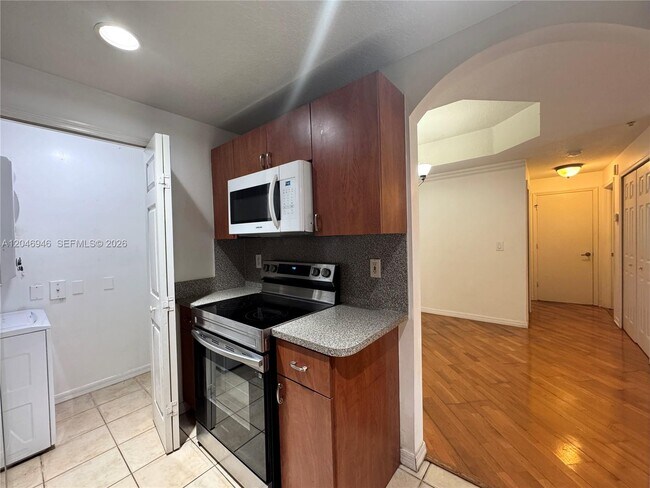 Building Photo - 6360 NW 114th Ave