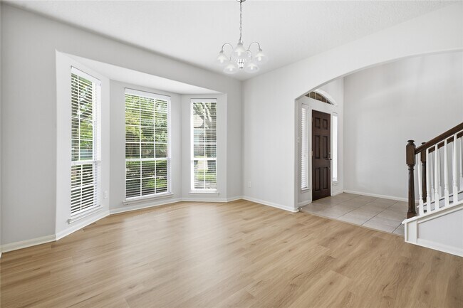 Building Photo - 6165 Darlington Ct