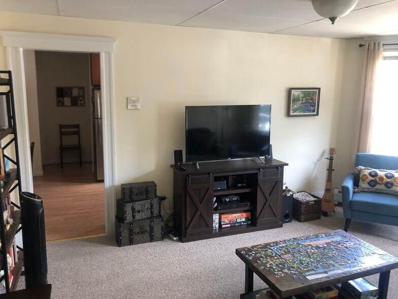 Building Photo - 112 Thurston St