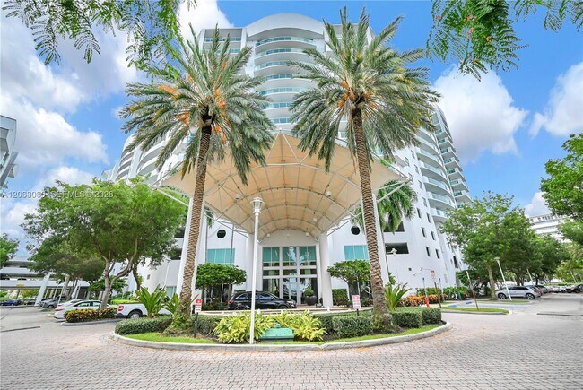 Building Photo - 7900 Harbor Island Dr