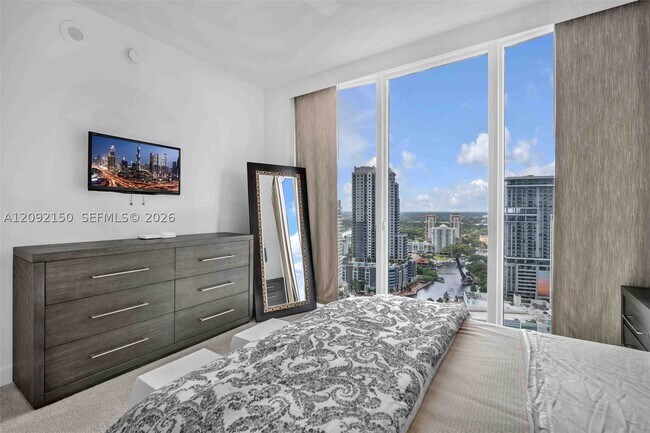 Building Photo - 333 Las Olas Way