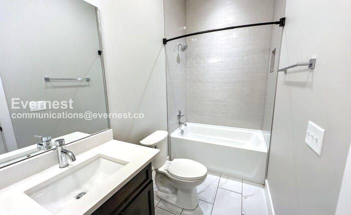 Building Photo - 1705 Cass St