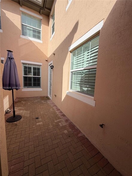 Building Photo - 1505 SW 147th Ave