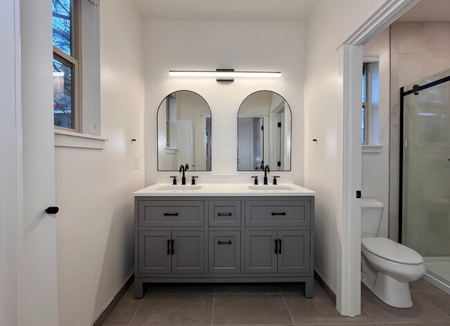 Building Photo - Modern Craftsman 4 Bedroom Home!