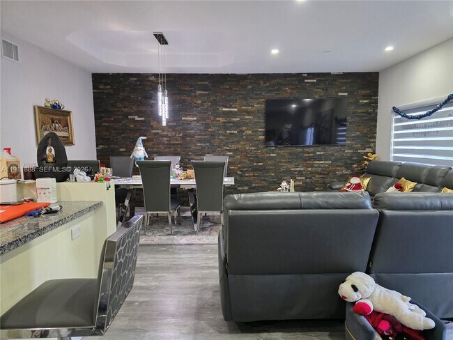 Building Photo - 4972 SW 127th Ave