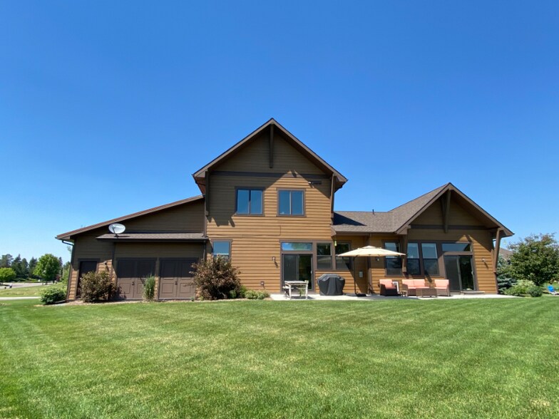 Building Photo - 3071 River Lakes Dr