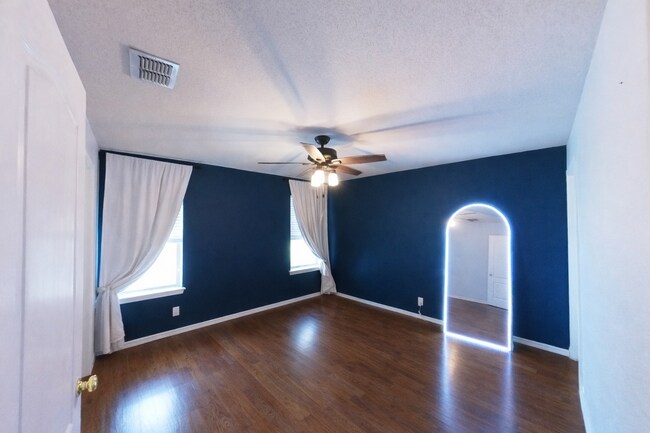 Building Photo - 6102 S Jolie Ct