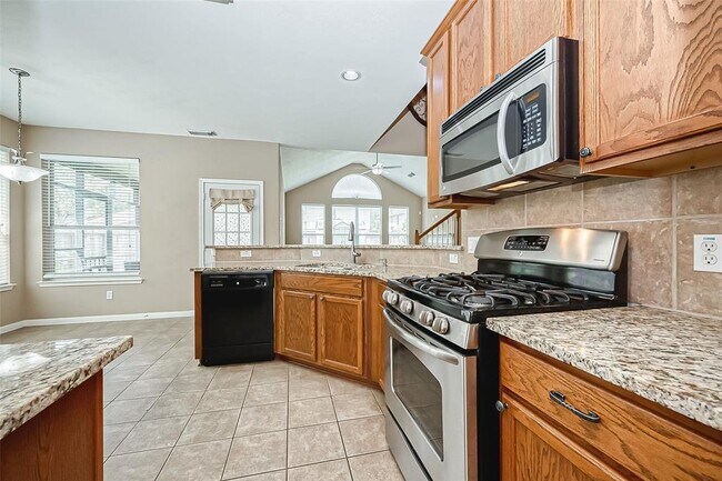 Building Photo - 2218 Falcon Knoll Ln