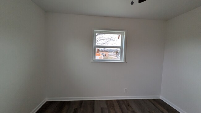 Building Photo - 1025 E Wallace St