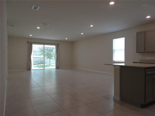 Building Photo - 7641 Syracuse Dr