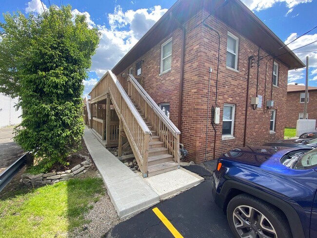Building Photo - 1 Bedroom ~ Grandview Area