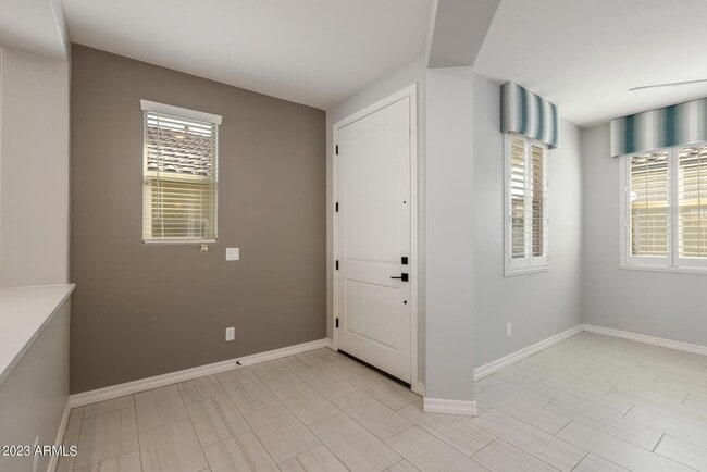 Building Photo - 15292 W Linden St