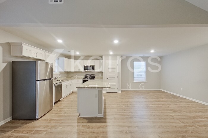 Building Photo - 136 Western Red Cedar Dr