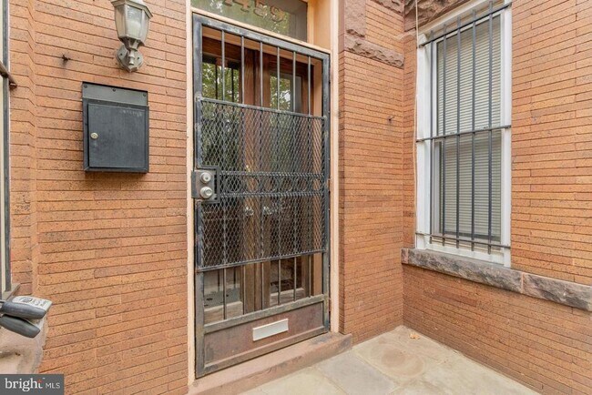 Building Photo - 1459 Chapin St NW