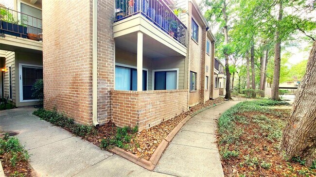 Building Photo - 3500 Tangle Brush Dr