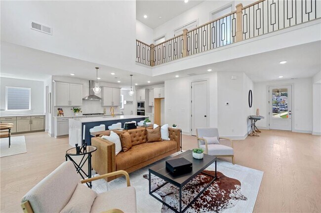 Building Photo - 461 Maypop Ln