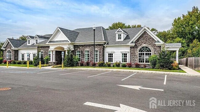 Building Photo - 1404 Tavern Rd