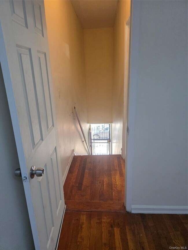 Building Photo - 301 Wyona St